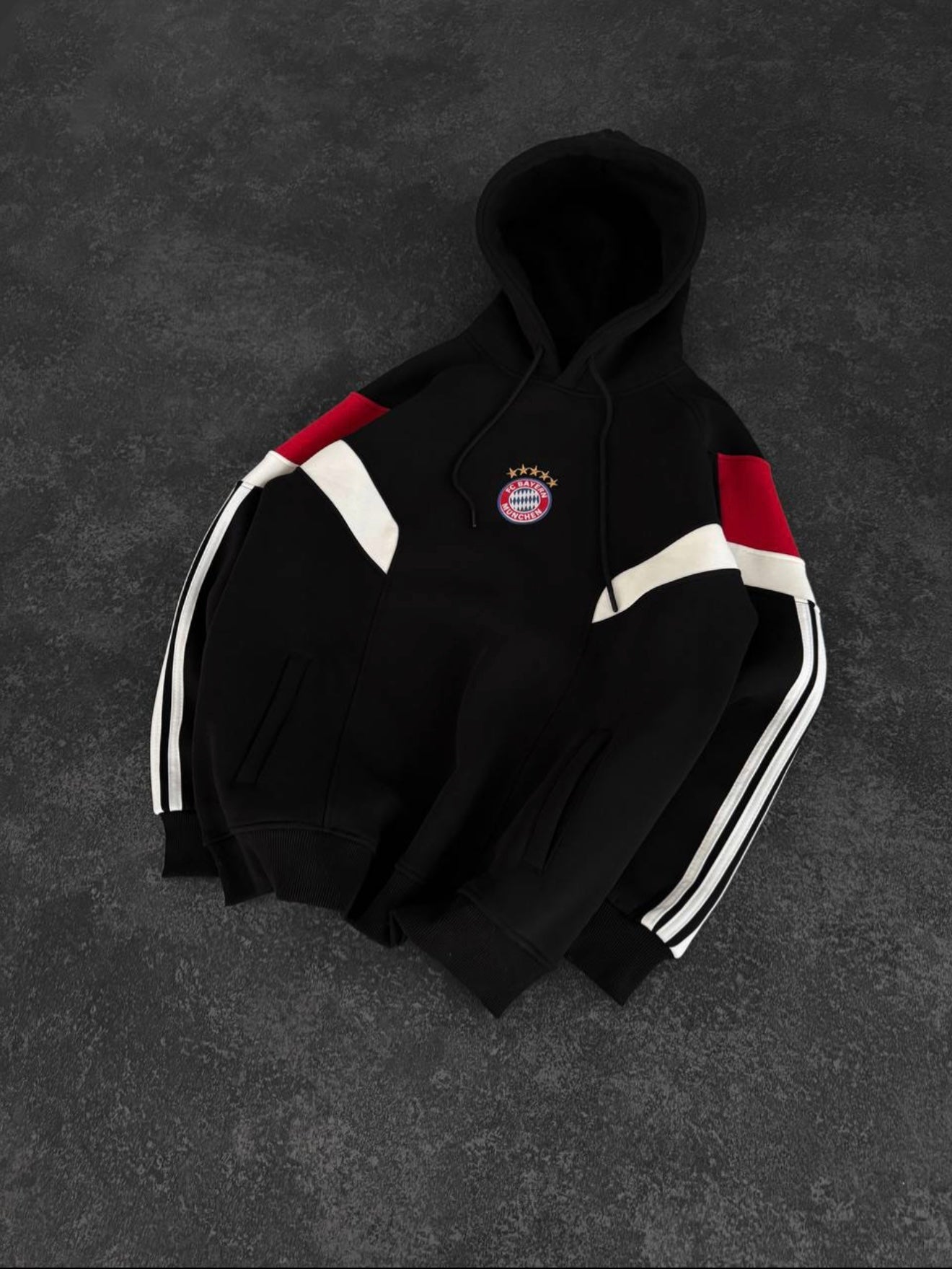 Bayern Münih kapişonlu polar sweatshirt siyah