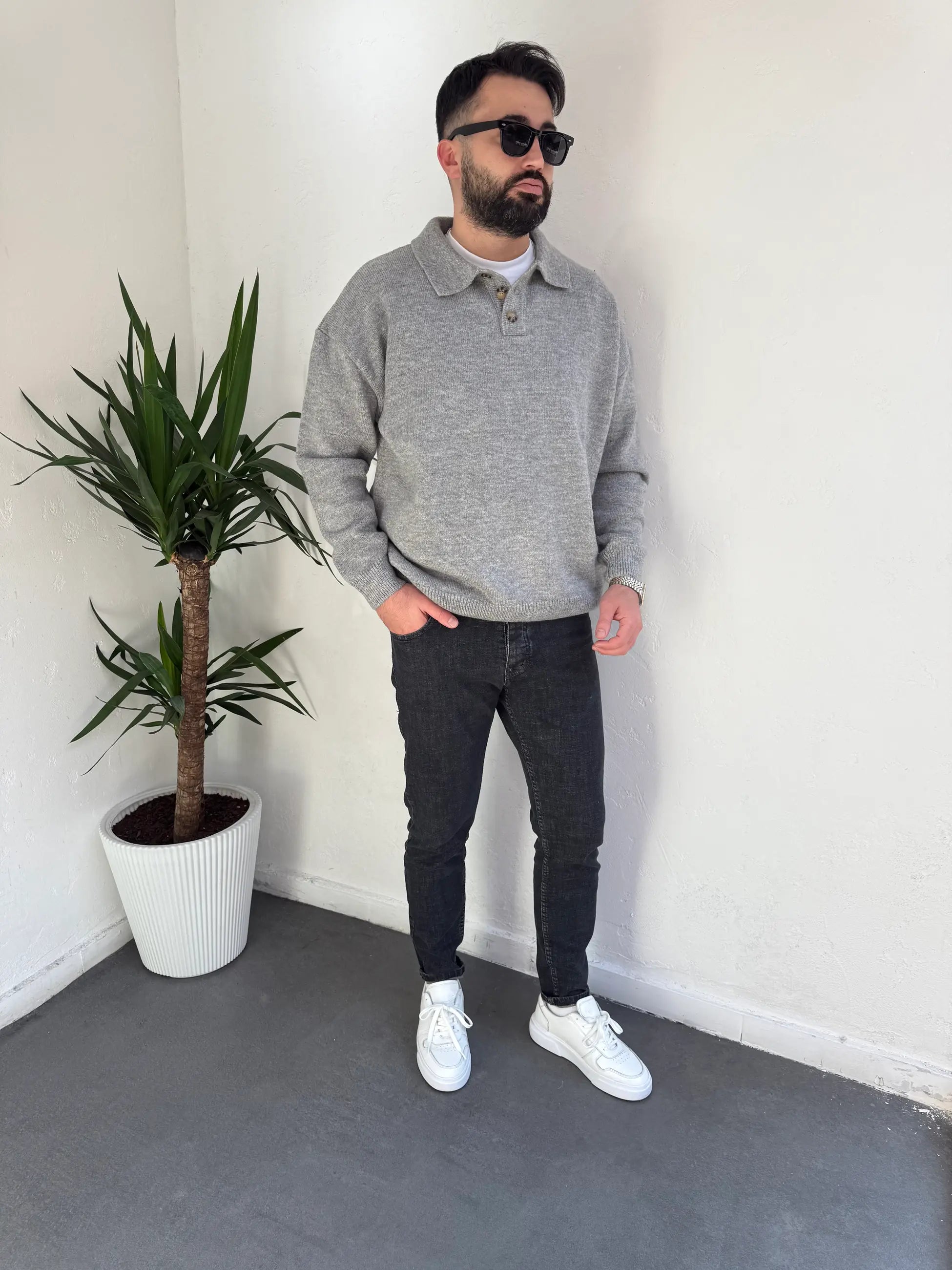 Yaka Düğmeli Triko Kazak